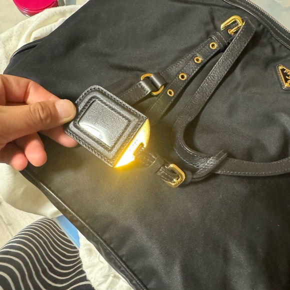 Prada - Picture 7 of 7